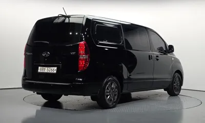 Hyundai Starex 2018, 187939 км, за 5842.2 USD
