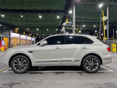 Bentley Bentayga 2017, 54870 км, за 59078.38 USD