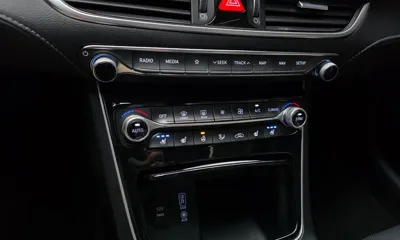 Hyundai Grandeur 2019, 147158 км, за 8391.89 USD - фото 16