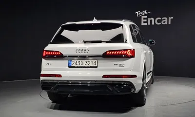 Audi Q7 2022, 15364 км, за 98463.96 USD