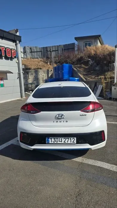 Hyundai Ioniq 2016, 125000 км, за 5776.55 USD