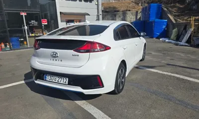 Hyundai Ioniq 2016, 125000 км, за 5776.55 USD