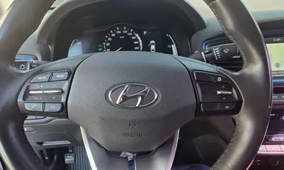 Hyundai Ioniq 2016, 125000 км, за 5776.55 USD - фото 13
