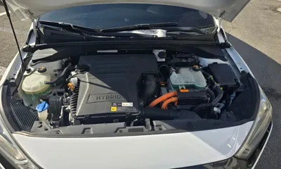 Hyundai Ioniq 2016, 125000 км, за 5776.55 USD - фото 14