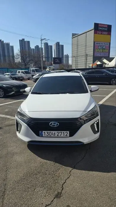 Hyundai Ioniq 2016, 125000 км, за 5776.55 USD - фото 16