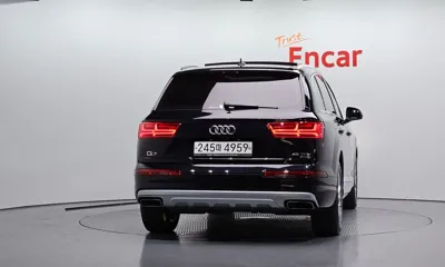 Audi Q7 2019, 46310 км, за 18560.27 USD