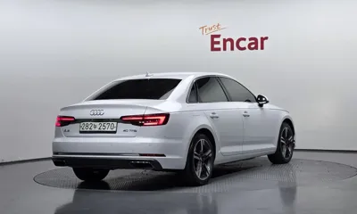 Audi A4 2019, 69433 км, за 12223.32 USD