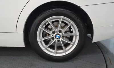 BMW 3-Series 2011, 57009 км, за 3763.89 USD