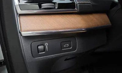 Volvo XC90 2017, 72094 км, за 22187.21 USD - фото 19