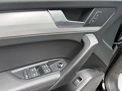 Audi Q5L 2020, 80000 км, за 20072.19 USD - фото 23