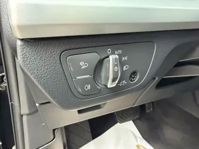 Audi Q5L 2020, 80000 км, за 20072.19 USD - фото 25
