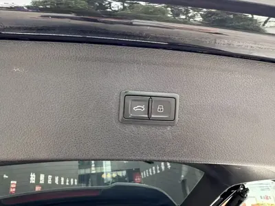 Audi Q5L 2020, 80000 км, за 20072.19 USD - фото 32