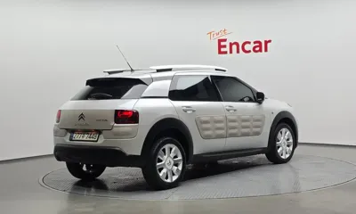 Citroen-DS C4 CACTUS 2018, 83436 км, за 4853.43 USD