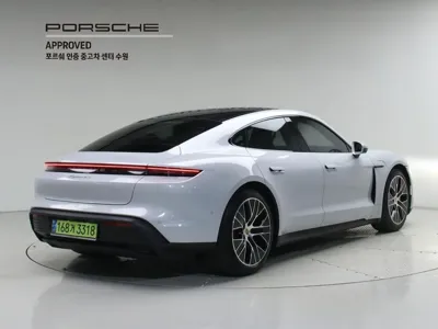 Porsche Taycan 2025, 12760 км, за 97068.62 USD