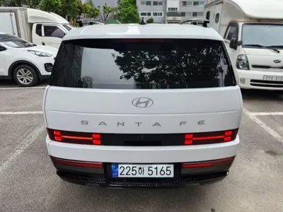 Hyundai Santafe 2025, 1570 км, за 17773.37 USD