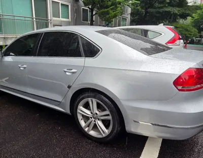 Volkswagen Passat 2015, 112700 км, за 2986.74 USD