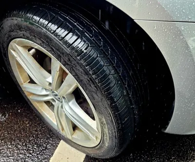 Volkswagen Passat 2015, 112700 км, за 2986.74 USD
