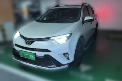 Toyota RAV4 · 2016 год