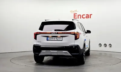Kia Seltos 2023, 10449 км, за 17060.52 USD