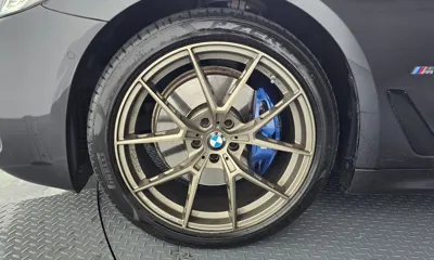 BMW 5-Series 2023, 71403 км, за 26840.41 USD