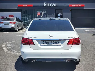 Mercedes-Benz E-Class 2014, 237588 км, за 5759.41 USD