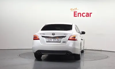 Nissan Altima 2015, 108722 км, за 4428.88 USD