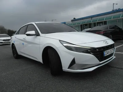 Hyundai Avante 2022, 128000 км, за 10744.28 USD