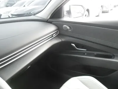 Hyundai Avante 2022, 128000 км, за 10744.28 USD - фото 7