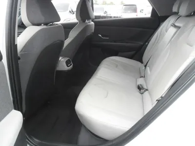 Hyundai Avante 2022, 128000 км, за 10744.28 USD - фото 12
