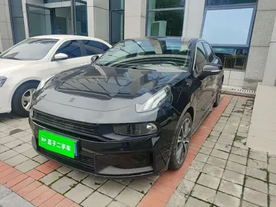 Lynk & Co 03