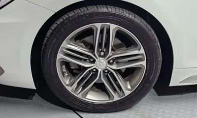 Hyundai Grandeur 2018, 101783 км, за 10769.74 USD