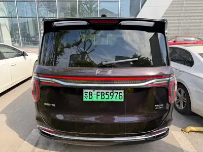 Hongqi Hongqi HQ9 PHEV 2024, 10000 км, за 29399.08 USD