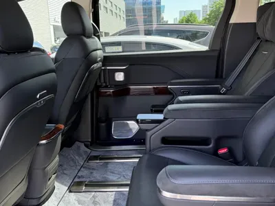 Hongqi Hongqi HQ9 PHEV 2024, 10000 км, за 29482.32 USD - фото 9