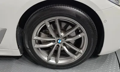 BMW 5-Series 2020, 55980 км, за 21433.24 USD
