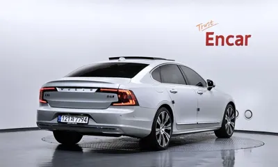 Volvo S90 2022, 41370 км, за 23565.71 USD