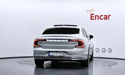 Volvo S90 2022, 41370 км, за 23565.71 USD