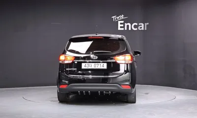 Kia Carens 2016, 134118 км, за 5317.05 USD
