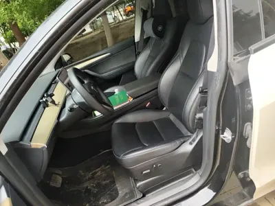Tesla Model Y 2023, 66200 км, за 27947.78 USD - фото 8