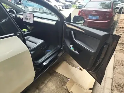 Tesla Model Y 2023, 66200 км, за 27947.78 USD - фото 20