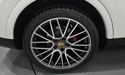 Porsche Cayenne 2022, 70965 км, за 55730.6 USD