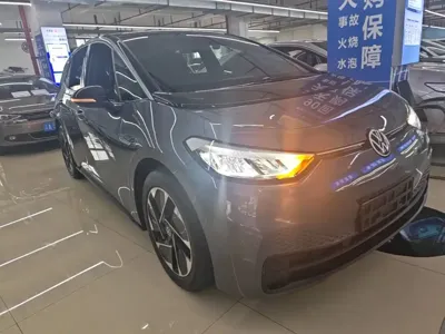 Volkswagen ID.3 2022, 54200 км, за 11830.11 USD
