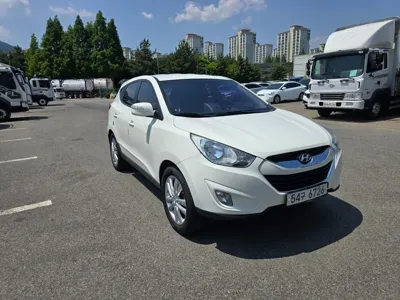 Hyundai Tucson 2010, 129000 км, за 3938.56 USD