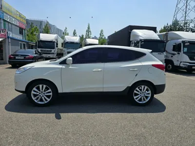 Hyundai Tucson 2010, 129000 км, за 3938.56 USD