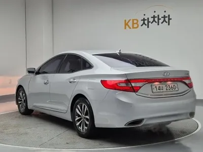 Hyundai Grandeur 2012, 81553 км, за 2642.88 USD