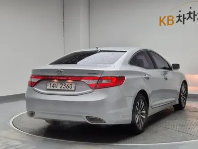 Hyundai Grandeur 2012, 81553 км, за 2642.88 USD