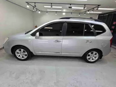 Kia Carens 2009, 141489 км, за 2431.45 USD