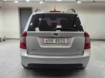 Kia Carens 2009, 141489 км, за 2431.45 USD - фото 8