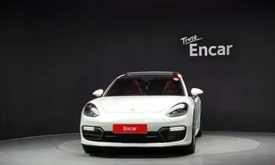 Porsche Panamera 2018, 59016 км, за 51442.32 USD