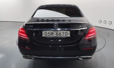 Mercedes-Benz E-Class 2018, 60533 км, за 18434.09 USD