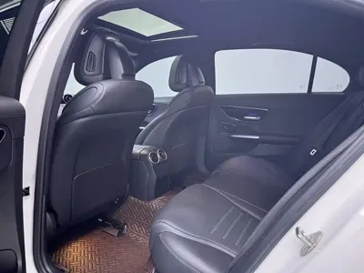 Mercedes-Benz C-Class 2021, 32000 км, за 16990.93 USD - фото 6